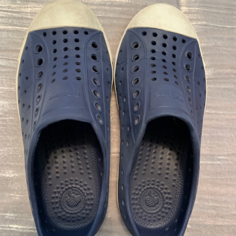 Native Jefferson Shoes.  Navy and White.  Size 11.  Used Good Condition.